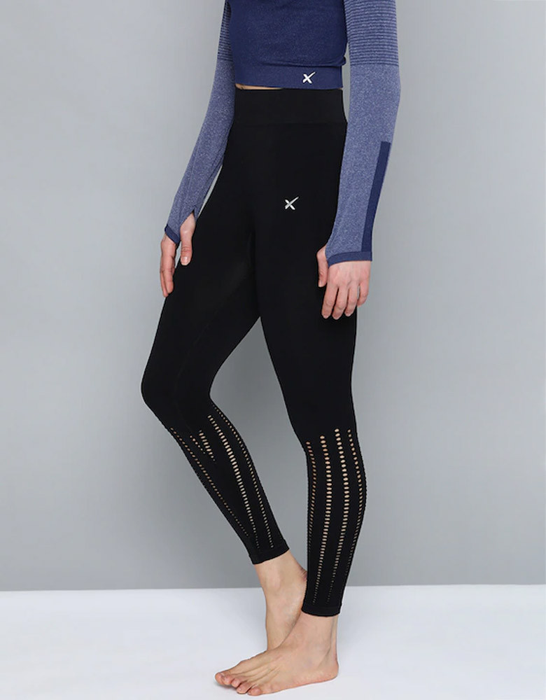 Women Jet Black Solid Skinny Fit Seamless Rapid-Dry Antimicrobial Yoga Tights