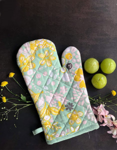 Oven Mitten Printed Cotton Oven Mitts with Free Pot Holder (Organic Cotton 100% Feather Soft Finish) by PIXEL HOME