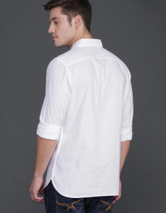 Men White Slim Fit Solid Casual Shirt